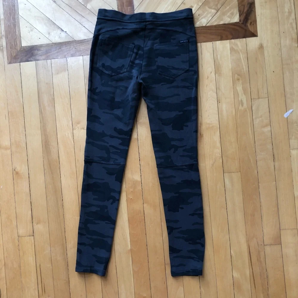 Anthropologie Sanctuary Green Camo Leggings - Size Small